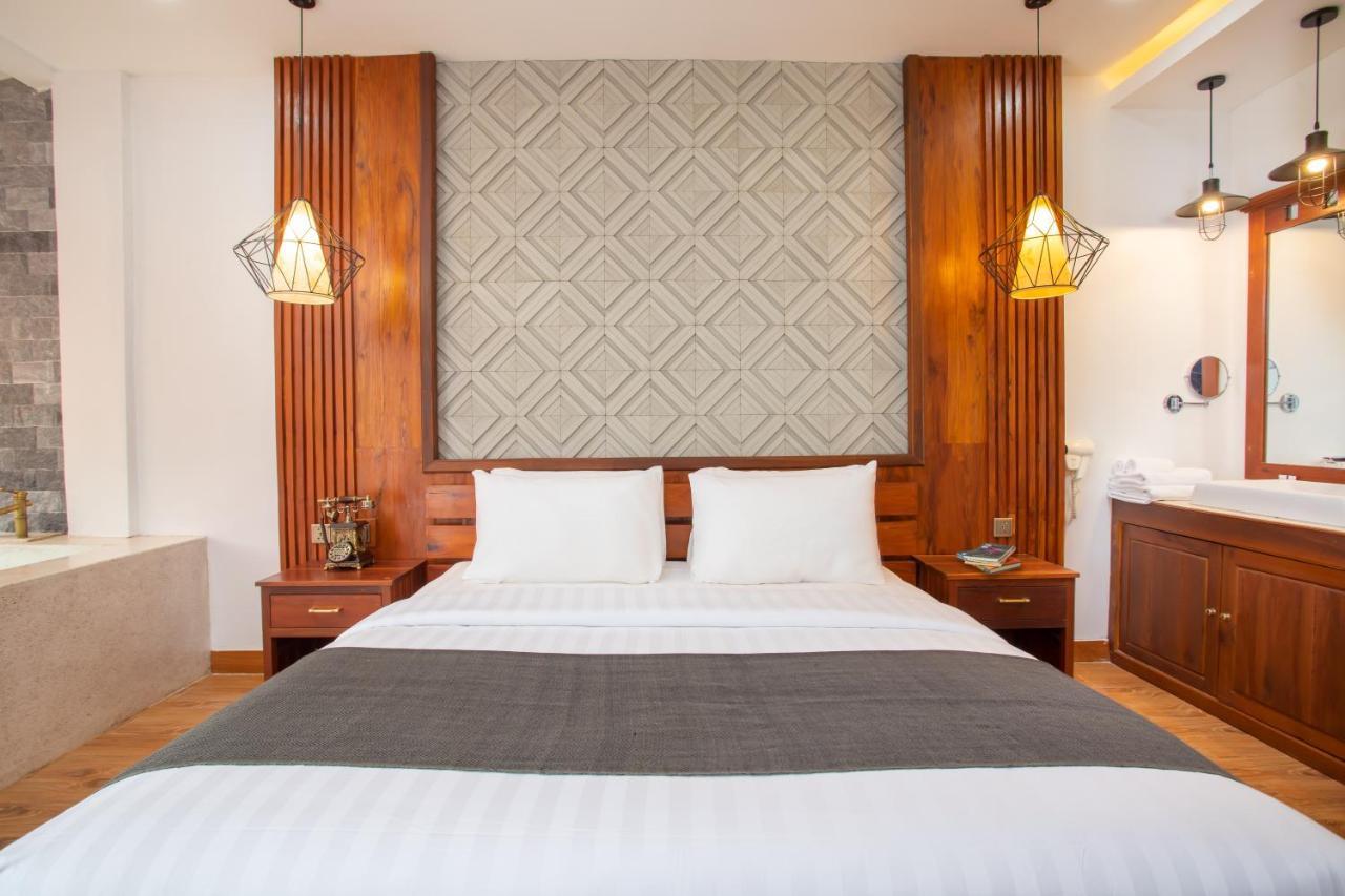 Cambana La Riviere Boutique Hotel Battambang Exterior photo